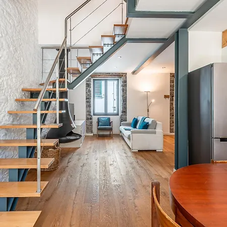 Port And Stone Villa *