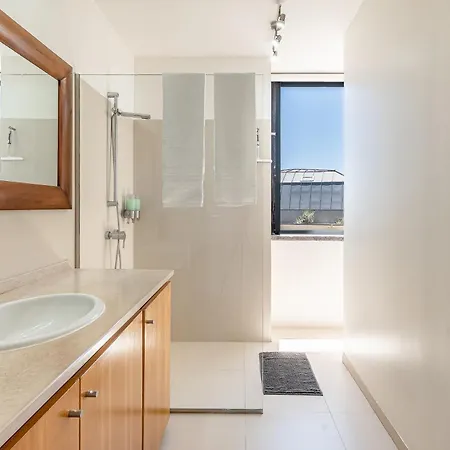 Port And Stone * 丰沙尔