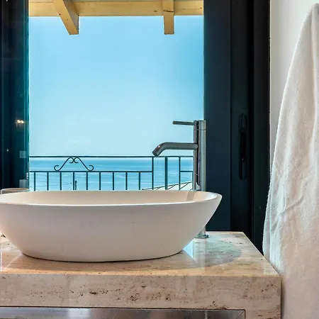 Port And Stone Villa Funchal (Madeira)