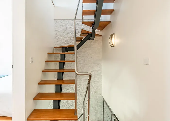 Port And Stone Villa *